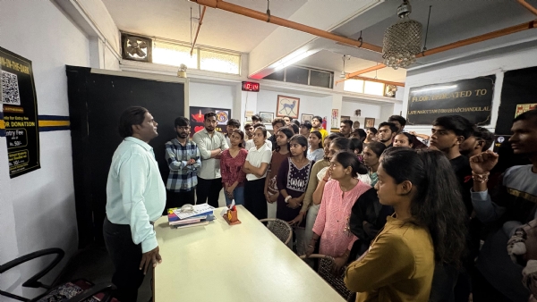 અમદાવાદ ખાતે મુલાકાત
