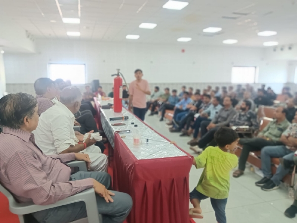 સોની સમાજની વાર્ષિક બેઠકમાં ફાયર વિભાગ દ્વારા આગ સલામતી અંગે માર્ગદર્શન અપાયું. સોની સમાજની વાર્ષિક બેઠકમાં ફાયર વિભાગ દ્વારા આગ સલામતી અંગે માર્ગદર્શન અપાયું.