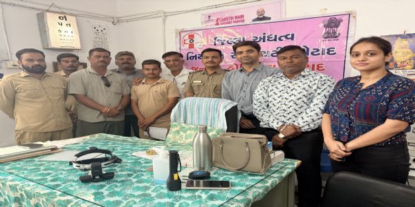 બોટાદમાં GSRTCના બસ ચાલકો માટે આંખોની તપાસનો વિશેષ કેમ્પ યોજાયો