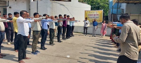 સફાઈ ઝુંબેશ અને વૃક્ષારોપણ કરાયું