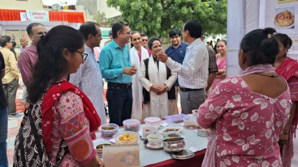 પોરબંદરમાં  11 મા રાષ્ટ્રીય આયુર્વેદ દિવસ   નિમિત્તે આયુષ મેળો અને મેગા આયુષ  કેમ્પ  યોજાયો.