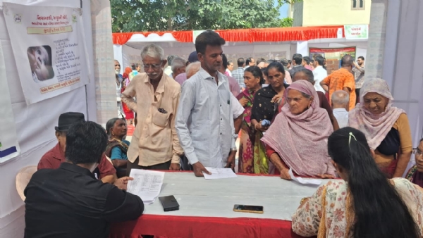 પોરબંદરમાં  11 મા રાષ્ટ્રીય આયુર્વેદ દિવસ   નિમિત્તે આયુષ મેળો અને મેગા આયુષ  કેમ્પ  યોજાયો.