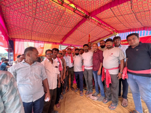 4,000 કિલો દહીંથી બને છે લસ્સી, 4 દિવસમાં 1 લાખથી વધુ ગ્લાસનું વિતરણ
