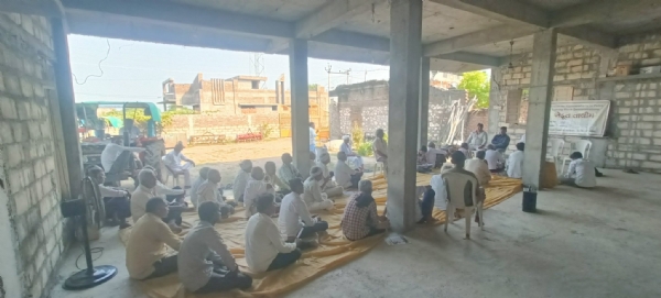 ખેડૂત માટે યોજવામાં આવેલ મિટિંગ