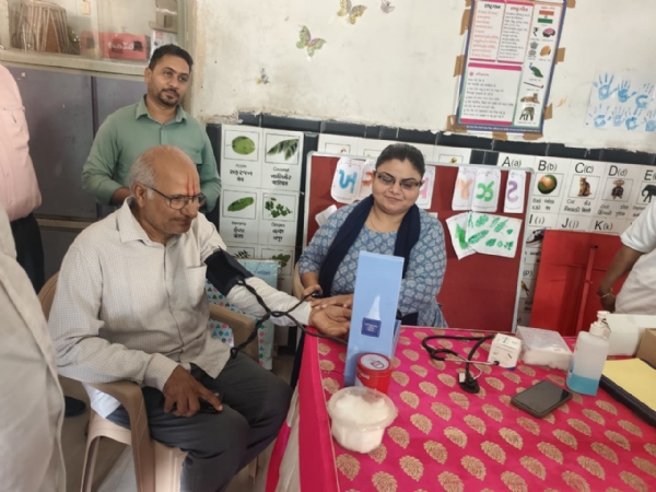 પોરબંદર જિલ્લામાં સેવા સેતુ 2.1ના બીજા તબક્કાનો પ્રારંભ કરાયો. પોરબંદર જિલ્લામાં સેવા સેતુ 2.1ના બીજા તબક્કાનો પ્રારંભ કરાયો.