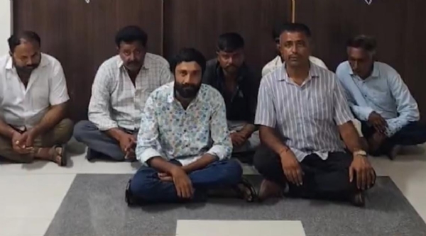 જુગાર રમતા ઝડપાયેલ જુગારીઓ