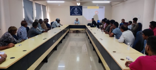 પોરબંદર  આરટીઓ  કચેરી  ખાતે  ‘સેવા સંકલ્પ    અભિયાન–સેવા મારું યોગદાન’ અંતર્ગત માર્ગ સલામતી   અંગે  જાગૃતિ  કાર્યક્રમ  યોજાયો.