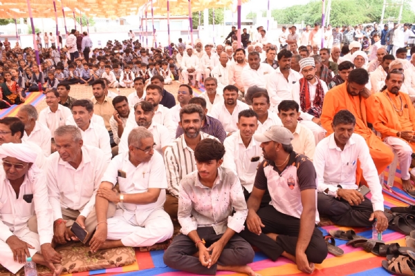 લોડાય ખાતે શાળાનું લોકાર્પણ કરવામાં આવ્યું