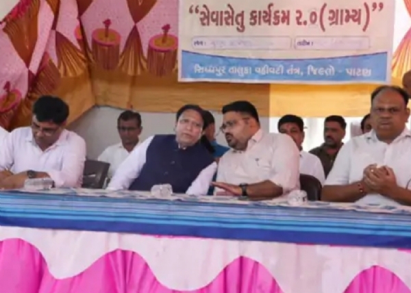 સિદ્ધપુર તાલુકાના મુડાણા ગામની પ્રાથમિક શાળામાં સેવા સેતુ કાર્યક્રમ યોજાયો,કાર્યક્રમમાં ધારાસભ્ય બલવંતસિંહ રાજપૂત ઉપસ્થિત રહ્યા.