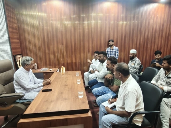 રાણાવાવ  તાલુકા  પંચાયત  કચેરીની  પ્રભારી  મંત્રીએ  મુલાકાત  લઈ  વિવિધ  કામગીરીની  સમીક્ષા  કરી.