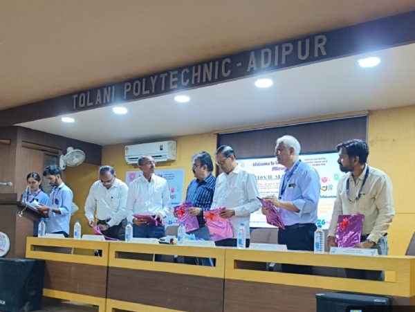 તોલાણી કોલેજમાં નેશનલ સેમિનાર