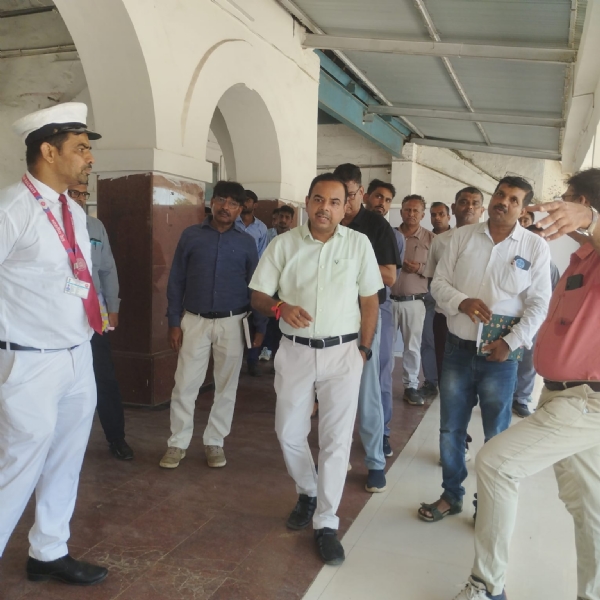 વેરાવળ રનિંગ રૂમ અને સ્ટેશનનું નિરીક્ષણ