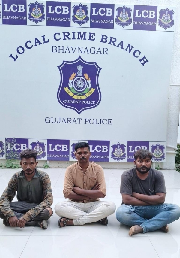 જુગાર રમતા ઝડપાયેલ જુગારીઓ