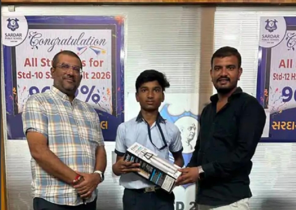 વિજાપુરની સરદાર પબ્લિક સ્કૂલમાં પ્લાસ્ટિકમુક્તિ માટે સ્વચ્છતા અભિયાન