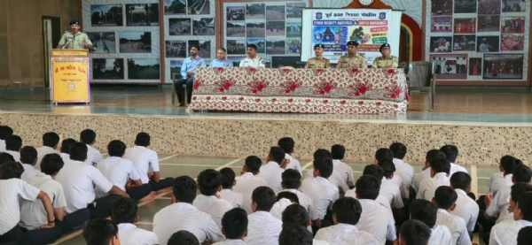 પૂર્વ કચ્છ પોલીસ દ્વારા સેમિનાર યોજાયો