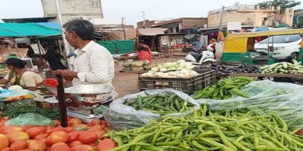 આજથી અમદાવાદમાં જાહેર રોડ પર શાકભાજી-ફ્રૂટના વેચાણ પર પ્રતિબંધ