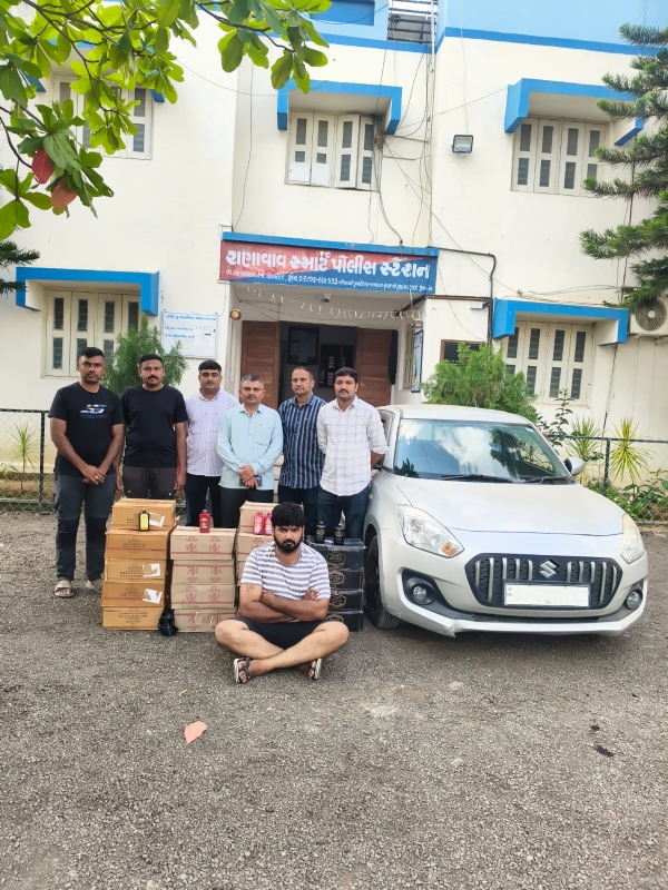 રાણાવાવ  વિસ્તારમાં  કાર માંથી ઈંગ્લીશ  દારૂનો  જથ્થો  ઝાડપાયો.