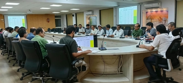 કચ્છમાં આરોગ્ય સેવાઓની સમીક્ષા બેઠક