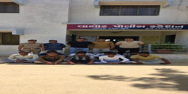 વાયોરમાં જુગારની બાજી પર પોલીસનો દરોડો, 9 શખ્સો ઝડપાયા