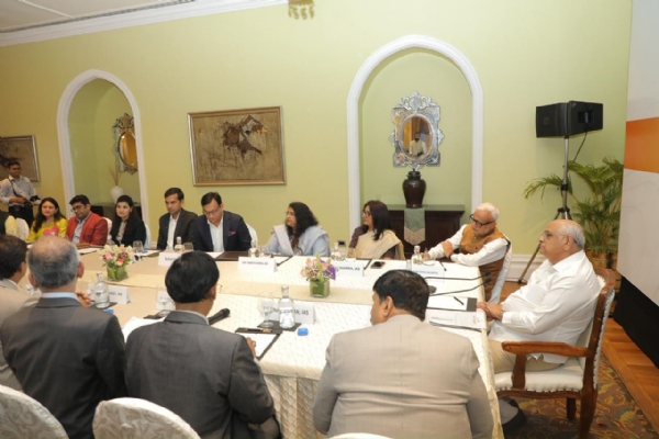 Come to Gujarat – Grow in Gujarat - Grow with Gujara Chief Ministers call to industrialists-investors in Mumbai