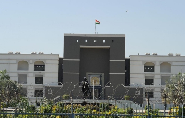 After Ahmedabad, Gujarat High Court and Surat court threatened to blow up with bombs