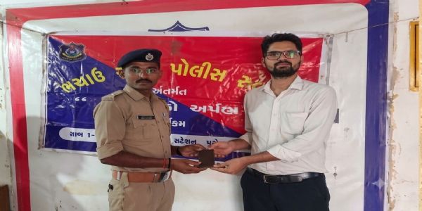 ગુમ થયેલા 9 મોબાઈલ શોધી મૂળ માલિકોને પરત અપાયા, ભચાઉ પોલીસની સરાહનીય કામગીરી