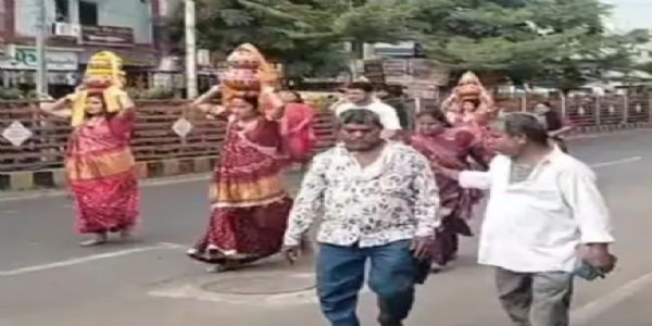 પાટણમાં મોઢ મોદી સમાજની પરંપરાગત વરબેડા વિધિ અને ઉજાણીનું આયોજન કરવામાં આવ્યું.