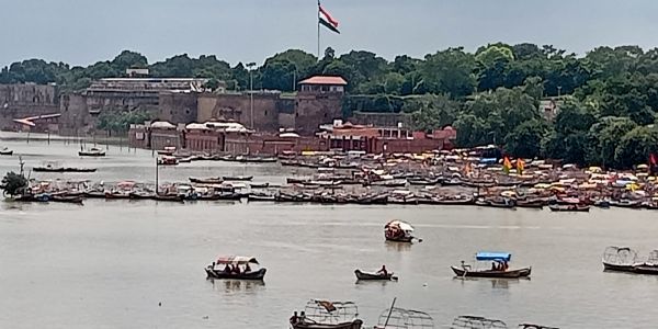 પ્રયાગરાજમાં યમુના અને ગંગાનું પાણીનું સ્તર સ્થિર, બધા બંધ સુરક્ષિત