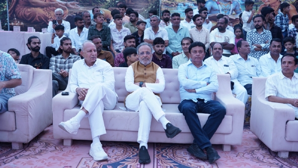પરંપરાગત   પહેરવેશ  અને  મણિયારા રાસથી  લોકમેળામાં છવાયો  મહેર  સંસ્કૃતિનો  રંગ.