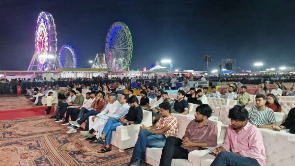 શ્રી કૃષ્ણ સખા સુદામા લોકમેળામાં બાળ કલાકાર કરણ ગોસ્વામીની સંતવાણીથી રંગત.
