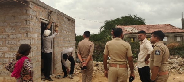 ભચાઉમાં અસામાજિક તત્વો સામે પોલીસનો ‘કરંટ’ એક્શન ભચાઉમાં અસામાજિક તત્વો સામે પોલીસનો ‘કરંટ’ એક્શન